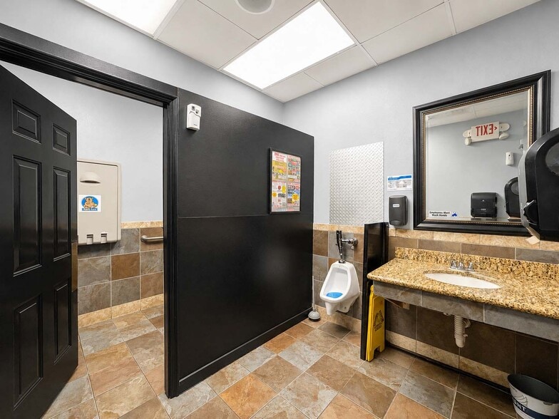 More Photos Of 9721 W Broadway St, Pearland Restaurant For Sale