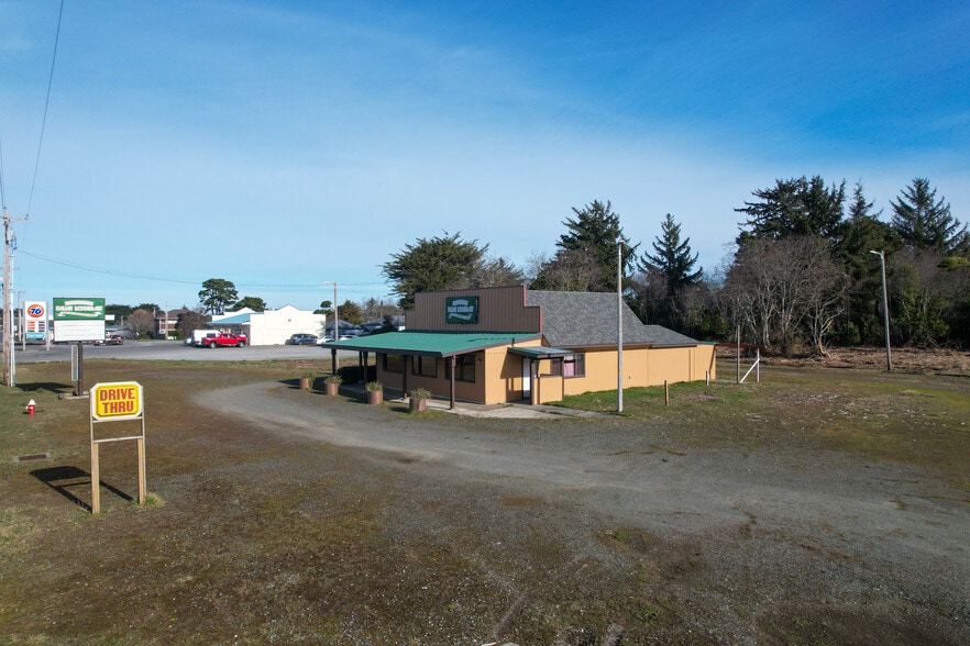 More Photos Of 1455 Oregon, Bandon Restaurant For Sale