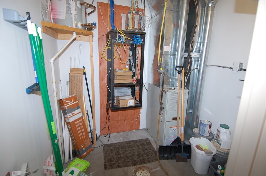 More Photos Of 1210 S Gilbert St, Iowa City Office For Lease