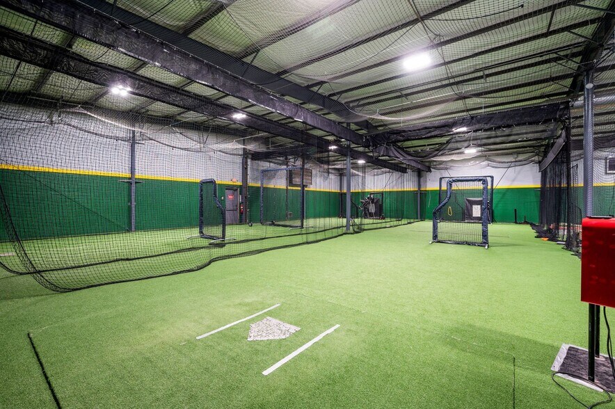 More Photos Of 9043 Marshall Rd, Cranberry Township Manufacturing For Sale