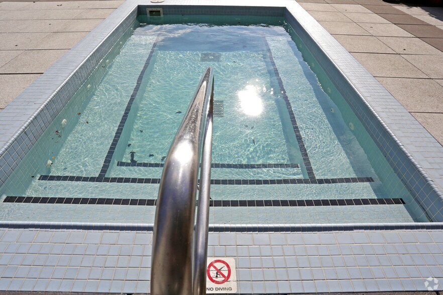 More Photos Of 555 W Kinzie St, Chicago Multifamily For Sale