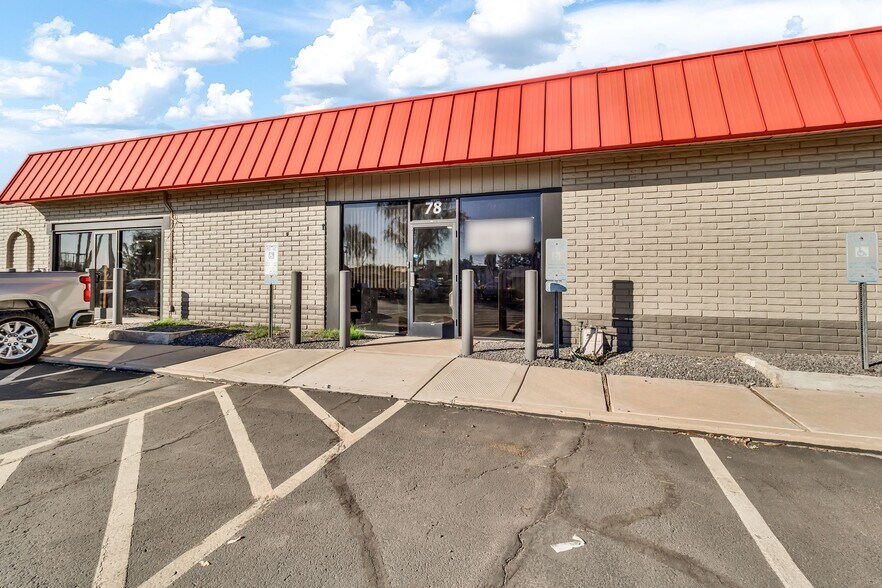 More Photos Of 78 W Ray Rd, Chandler Convenience Store For Lease