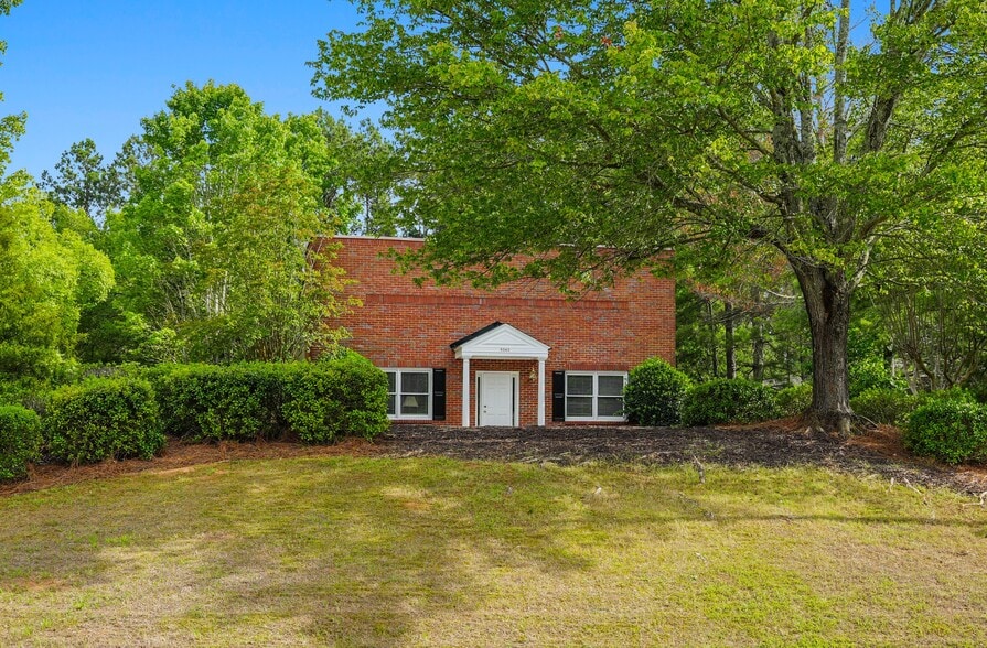 Primary Photo Of 5040 Old Ellis Pt, Roswell Flex For Sale
