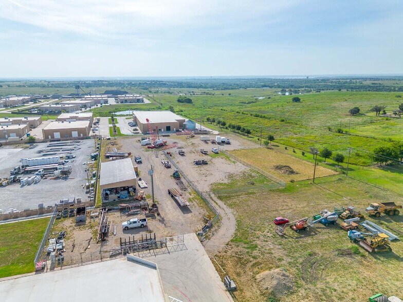 More Photos Of 1354 Ranchers Legacy Trl, Fort Worth Warehouse For Lease