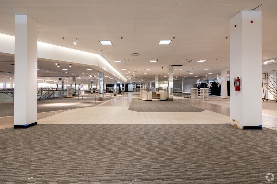 More Photos Of 1400-1420 N Parham Rd, Richmond Unknown For Lease