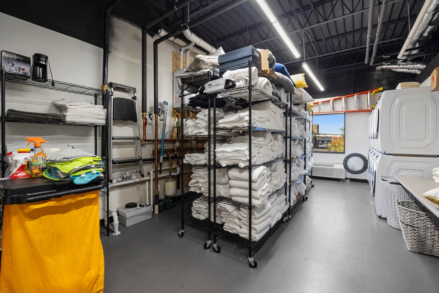 More Photos Of 419 E Market St, Sandusky Hotel For Sale