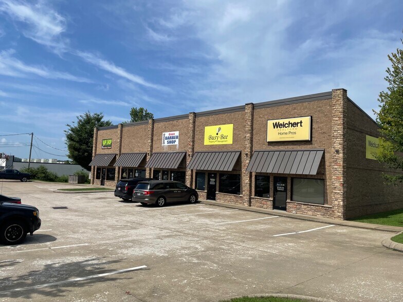 Primary Photo Of 2680 Trenton Rd, Clarksville General Retail For Lease