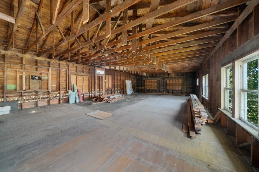 More Photos Of 625 Nehalem Blvd, Wheeler Storefront Retail Residential For Sale
