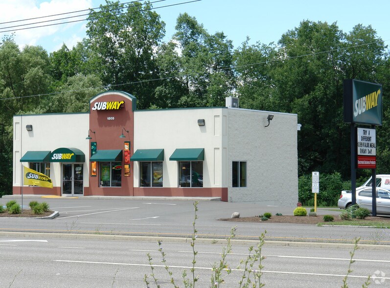 Primary Photo Of 1805 Vestal Pky E, Vestal Township Freestanding For Lease