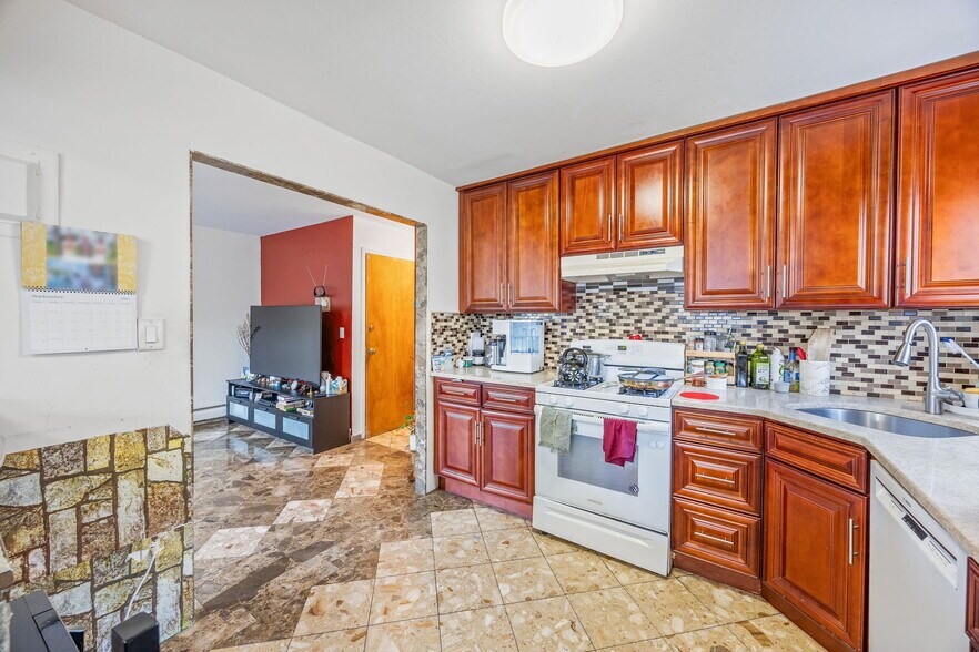 More Photos Of 7521 Caldwell Ave, Middle Village Multifamily For Sale
