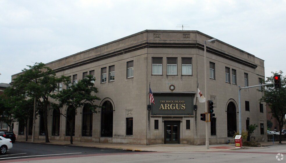 Primary Photo Of 1724 4th Ave, Rock Island Office Residential For Lease