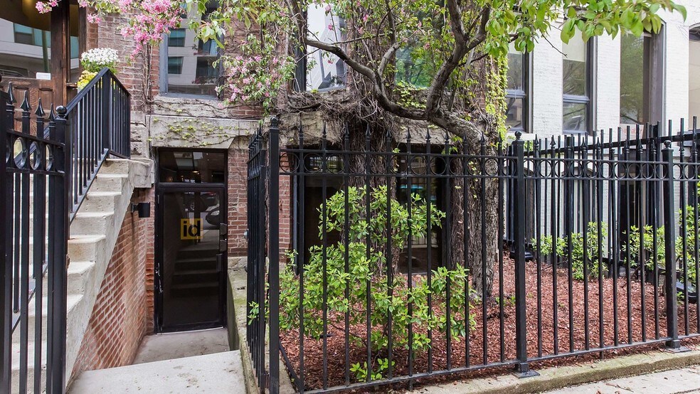 More Photos Of 62 W Huron St, Chicago Loft Creative Space For Sale