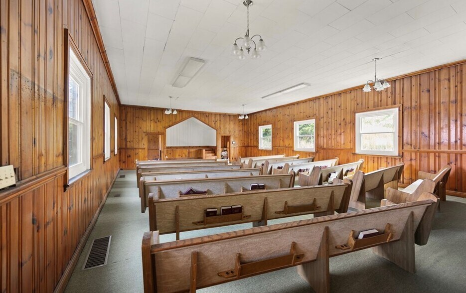 More Photos Of 112 Indian Bend Drive Hazard KY. 41701 Dr, Hazard Religious Facility For Sale