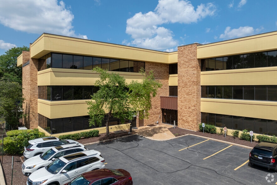 More Photos Of 1655 N Arlington Heights Rd, Arlington Heights Medical For Lease