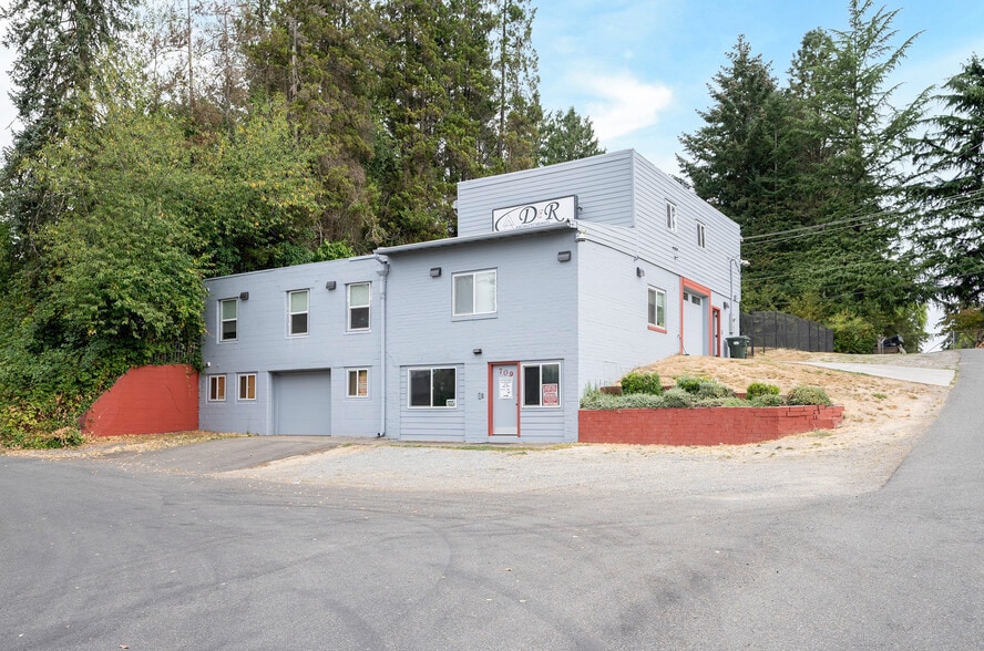 More Photos Of 709 106th St S, Tacoma Auto Repair For Sale