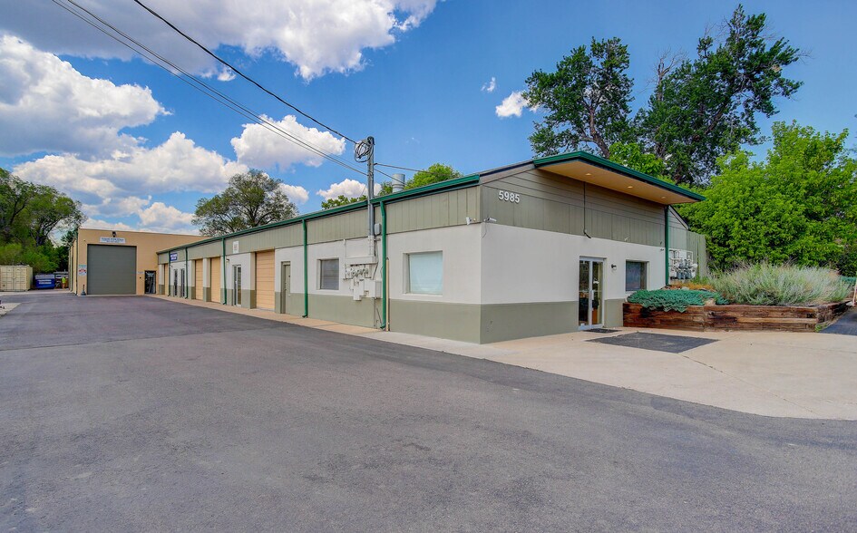 More Photos Of 5985 Lamar St, Arvada Warehouse For Lease