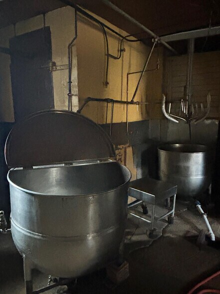 More Photos Of 124 Mahoning Dr E, Lehighton Storefront For Sale