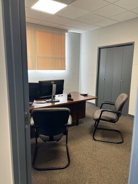 More Photos Of 2082 Estes Ave, Elk Grove Village Warehouse For Sale