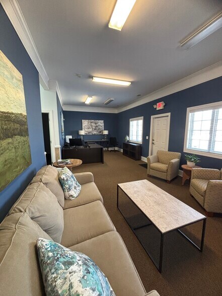 More Photos Of 109A Vista Oaks Dr, Lexington Office For Sale