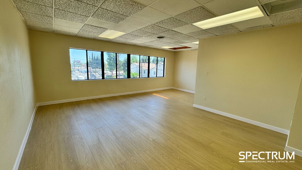 More Photos Of 21024 Sherman Way, Canoga Park Auto Repair For Lease