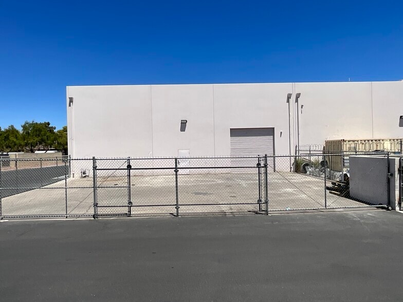 More Photos Of 4135 W Bell Dr, Las Vegas Industrial For Sale