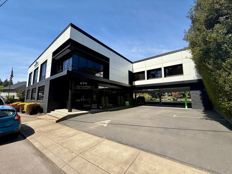 More Photos Of 696 McVey Ave, Lake Oswego Office For Sale