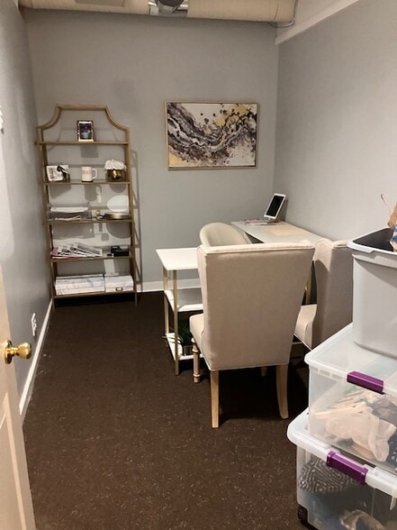 More Photos Of 141 N Main St, Summerville Storefront Retail Office For Lease