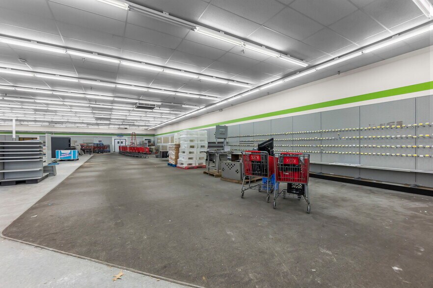 More Photos Of 121 S Sprigg St, Cape Girardeau Supermarket For Sale