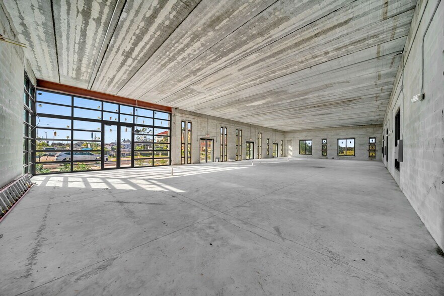 More Photos Of 1043 Ceitus Terrace Ter, Cape Coral Industrial For Lease