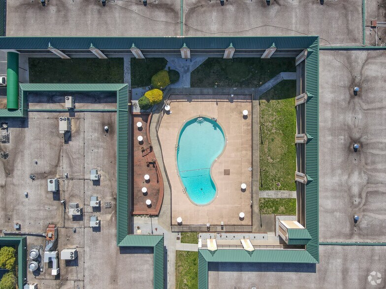 More Photos Of 2400 S Sterling St, Morganton Hotel For Sale