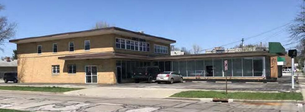 More Photos Of 6686-6690 Pearl Rd, Parma Heights Storefront For Lease