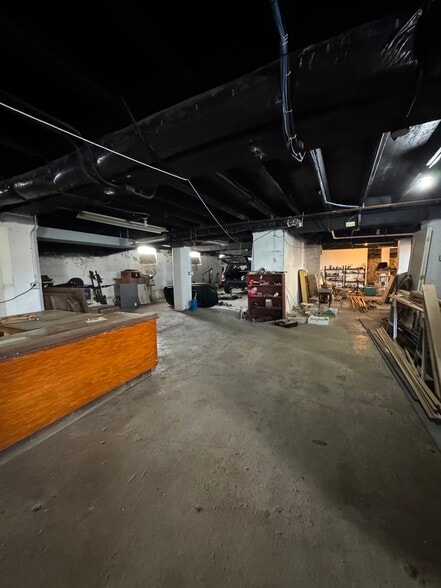 More Photos Of 203 Ellis St, Kewaunee Office For Sale