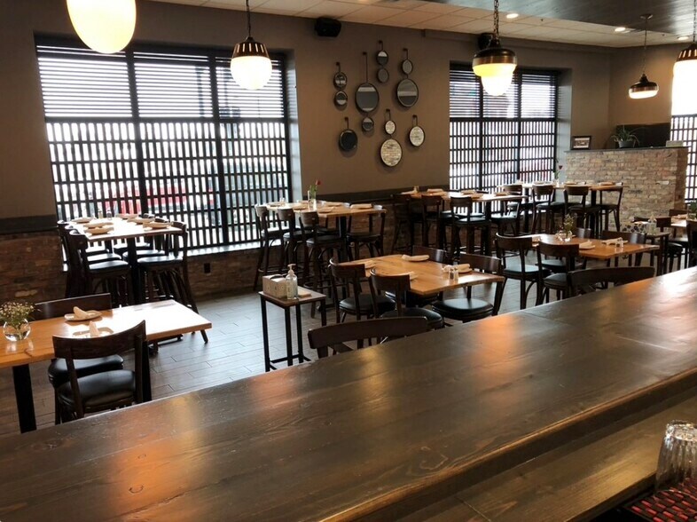 More Photos Of 106 E Lincoln Hwy, Dekalb Restaurant For Lease