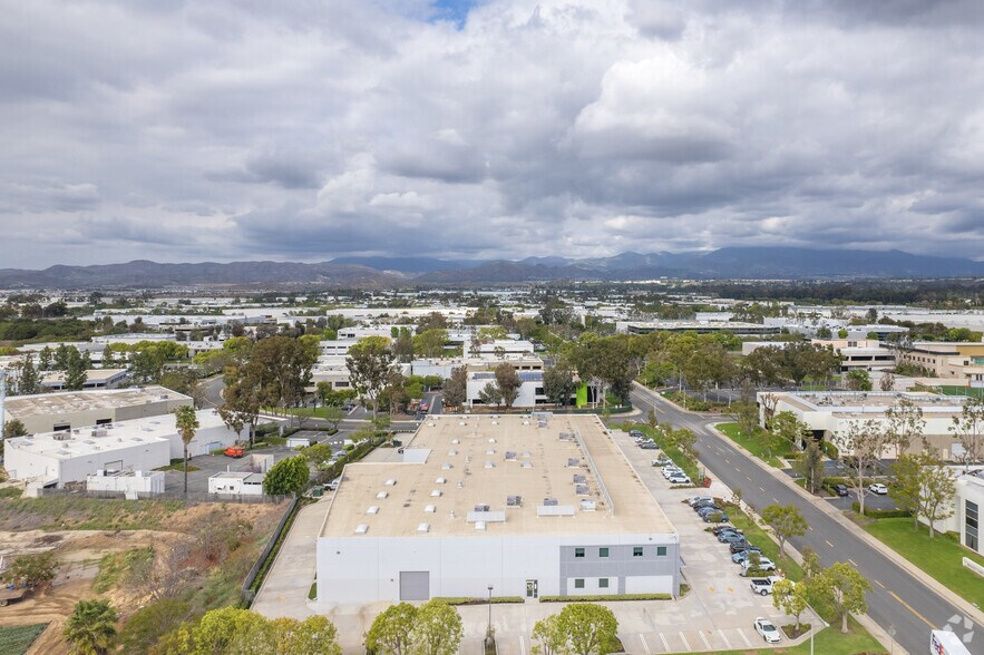 More Photos Of 18-36 Thomas, Irvine Warehouse For Sale