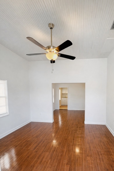 More Photos Of 2507 N Armenia Ave, Tampa Office Residential For Lease