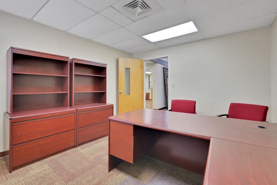 More Photos Of 6601-6535 Chester Ave, Jacksonville Continuing Care Retirement Community For Lease