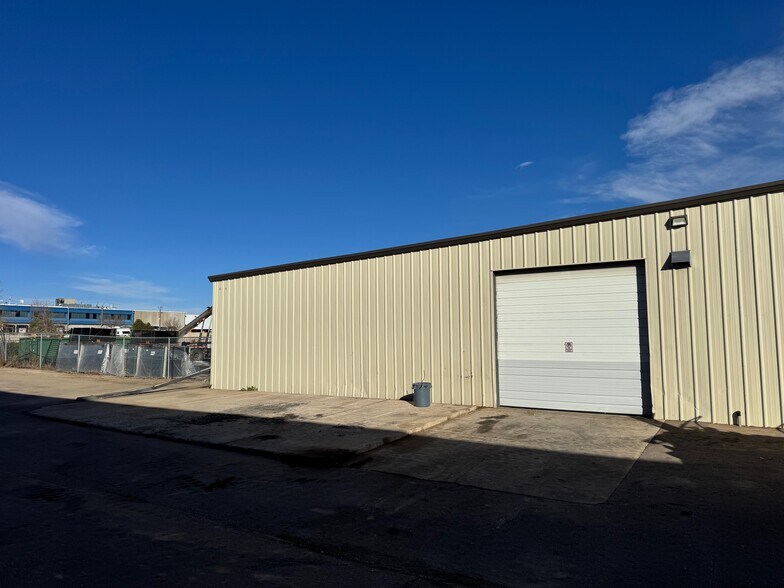 More Photos Of 5655 Parachute Cir, Colorado Springs Warehouse For Lease
