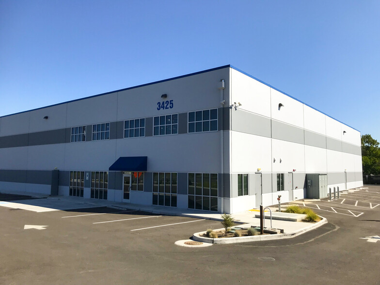 Primary Photo Of 3425 S Pacific Hwy, Medford Industrial For Lease