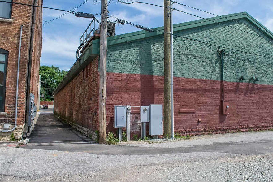More Photos Of 53 E Market St, Wabash Storefront Retail Office For Lease