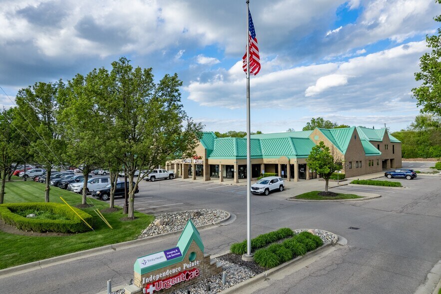 More Photos Of 7210 N Main St, Village of Clarkston Medical For Lease