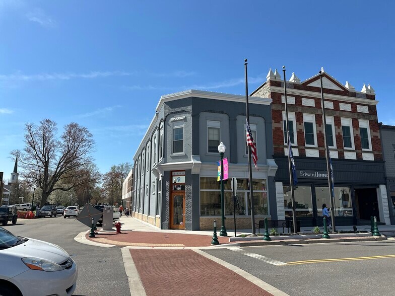 More Photos Of 156 E Main Ave, Zeeland Office For Lease
