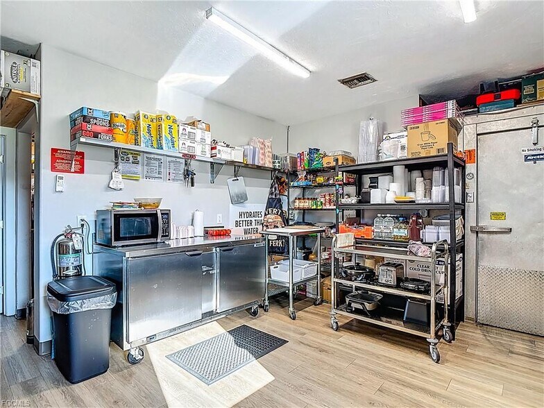 More Photos Of 4443 Loblolly Bay Rd, LaBelle General Retail For Sale