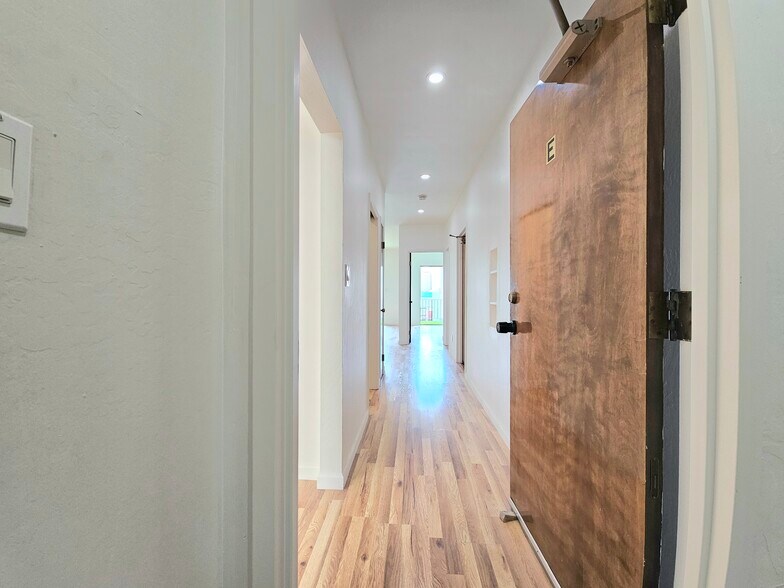 More Photos Of 823 Webster St, Oakland Storefront Retail Residential For Sale