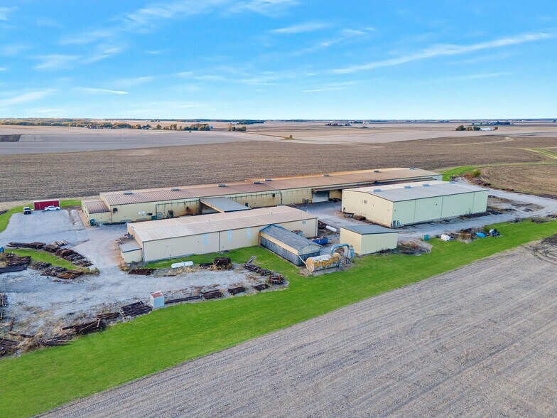 More Photos Of 5704 E 1700 North Rd, Danvers Industrial For Lease