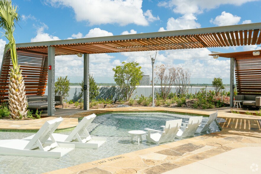 More Photos Of 2929 Weslayan St, Houston Apartments For Lease