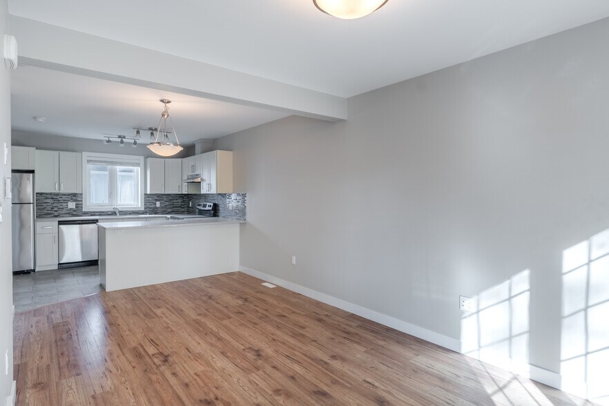 More Photos Of 10204-10210 113 Ave NW, Edmonton Apartments For Sale