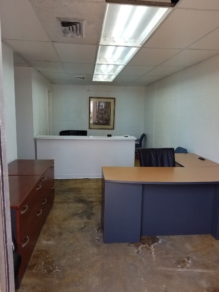 More Photos Of 2963-2967 Austin Peay Hwy, Memphis Carwash For Lease