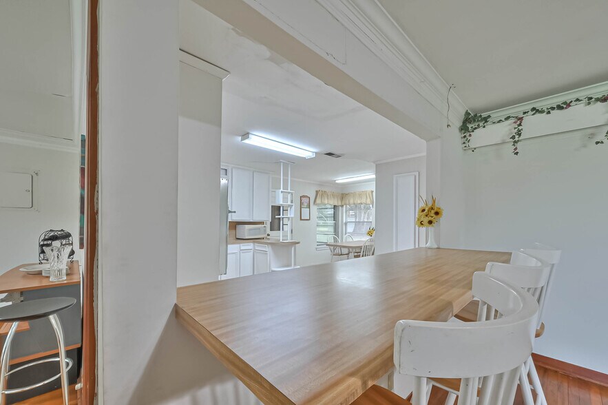 More Photos Of 8713 Wayfarer Ln, Houston Loft Creative Space For Sale