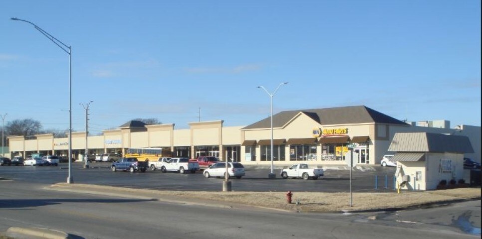 Primary Photo Of 114-138 E North Ave, Belton Unknown For Lease