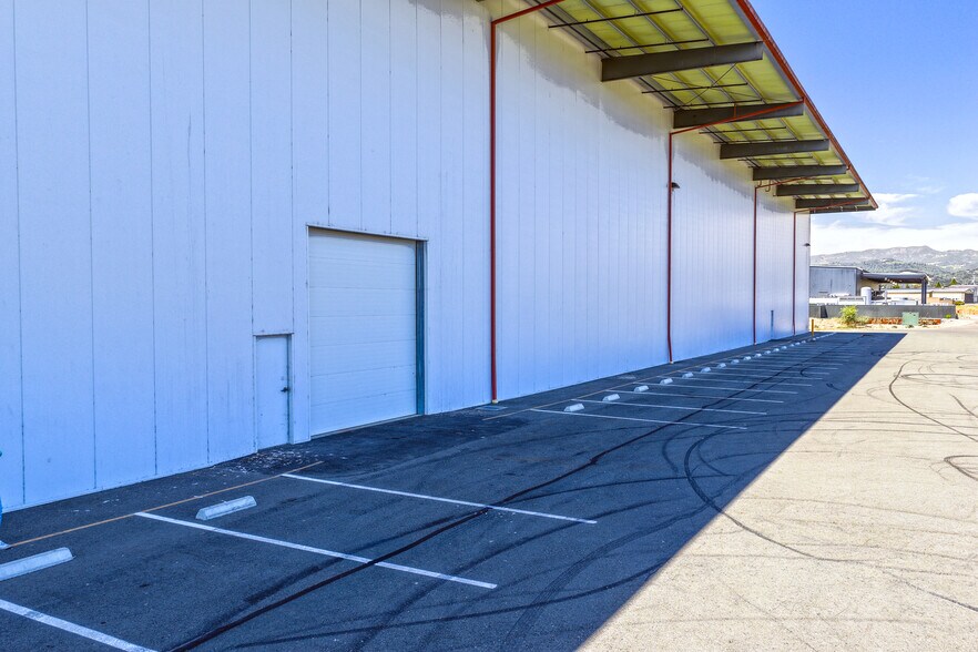 More Photos Of 22020 Carneros Vineyard Way, Sonoma Warehouse For Lease